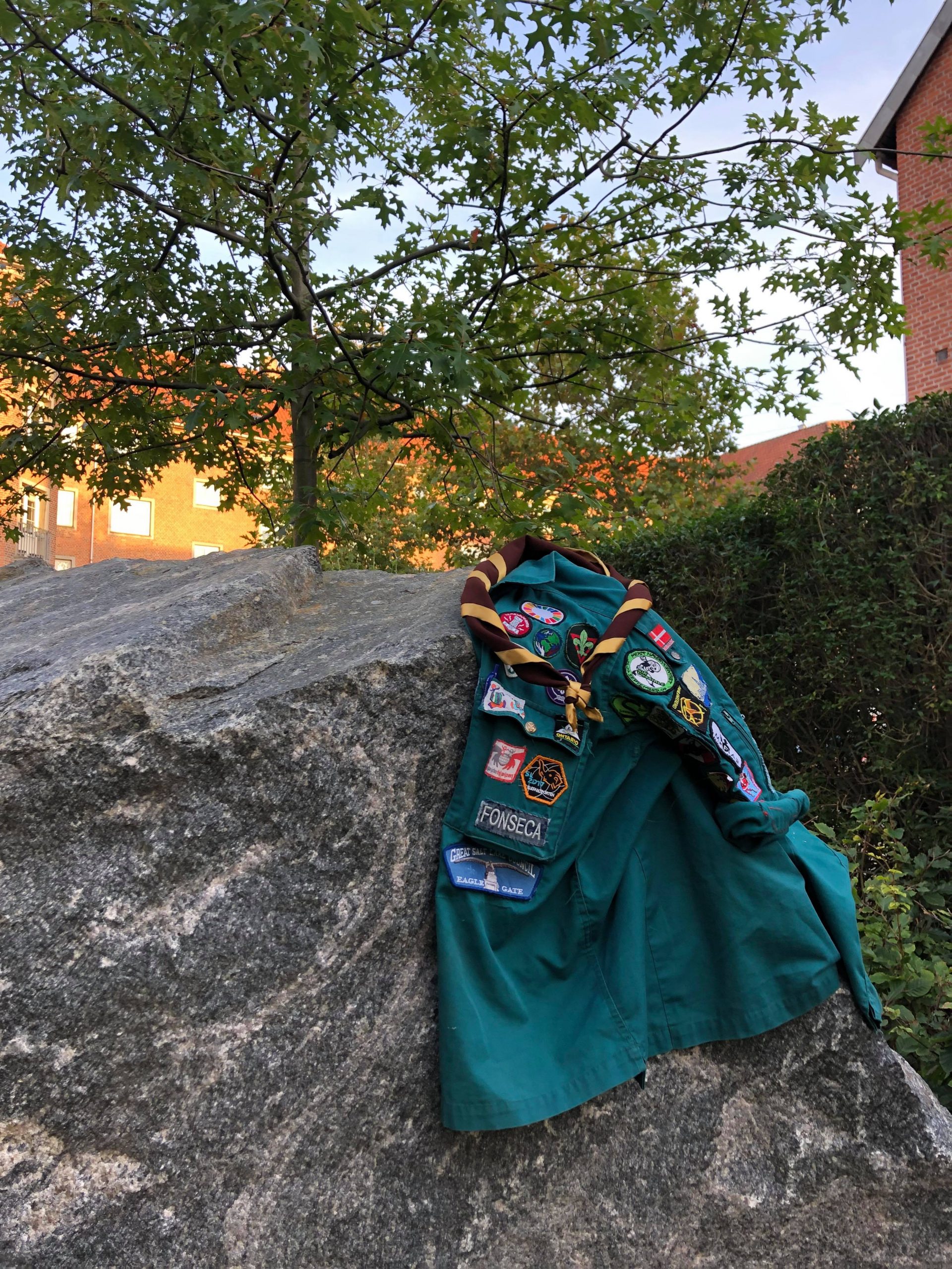 Uniform med mærker
